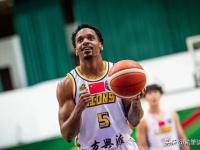 乐鱼体育平台-广厦亚冠意外惊喜！20岁小将轰15分成本土得分王