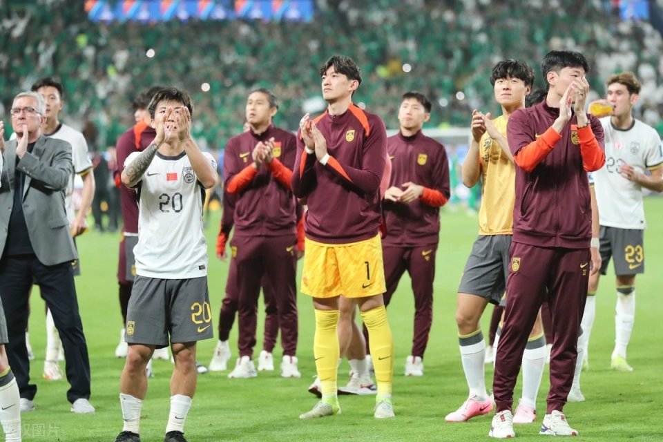 国足客场0-1沙特热议:伊万临场差到极致