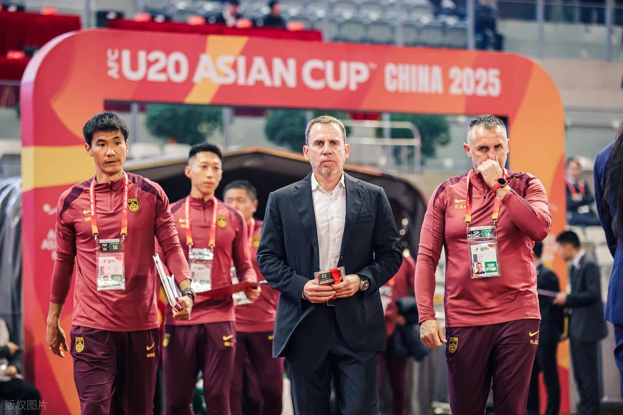 追赶国足？英超主力归化加入南亚鱼腩，身价超颜骏凌朱辰杰之和