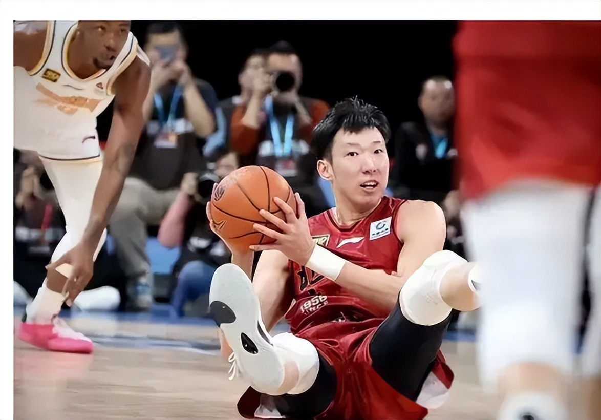 球员体能出众，撑起全场比赛